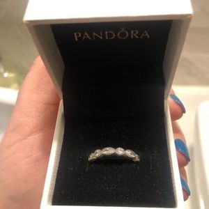 Pandora Elegant Marquise band ring